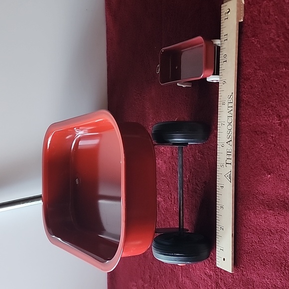 Set of 2, Radio Flyer Wagons. - Picture 9 of 9